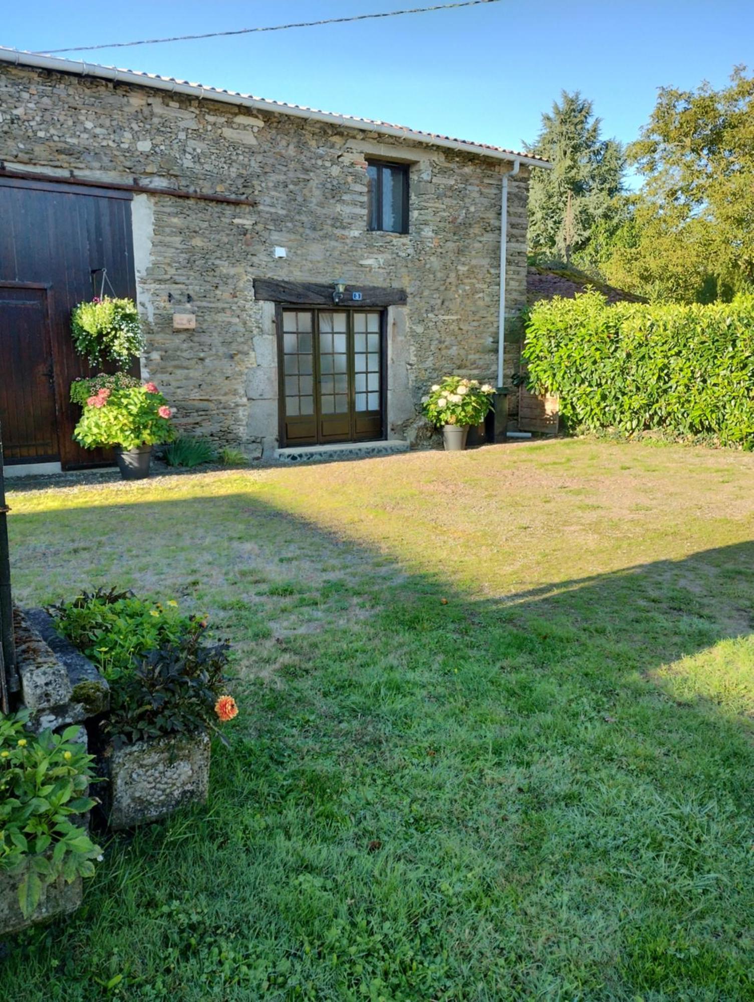 Les Poiriers Villa Saint-Pierre-du-Chemin ภายนอก รูปภาพ